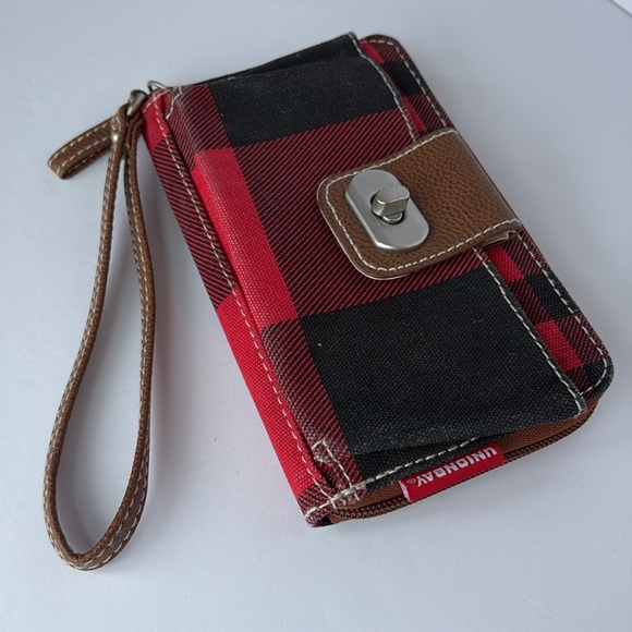 Unionbay Black and Red Buffalo Plaid Wallet Wristlet - Picture 7 of 13